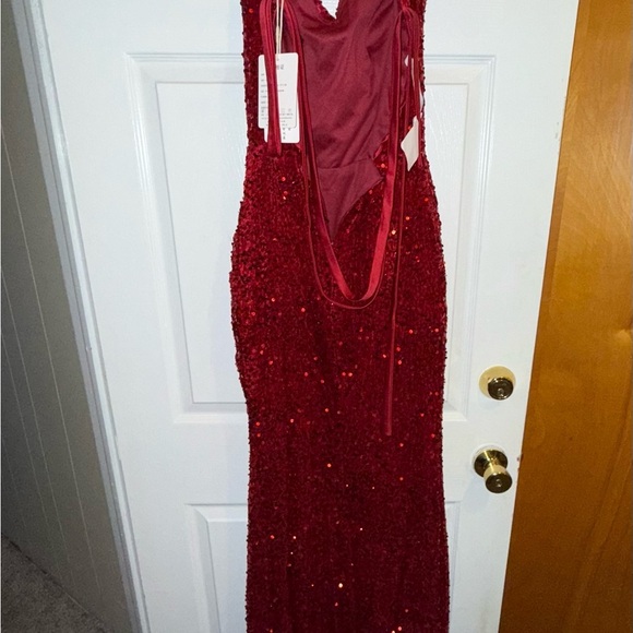 Classy mermaid prom dress 👗 - Picture 9 of 9